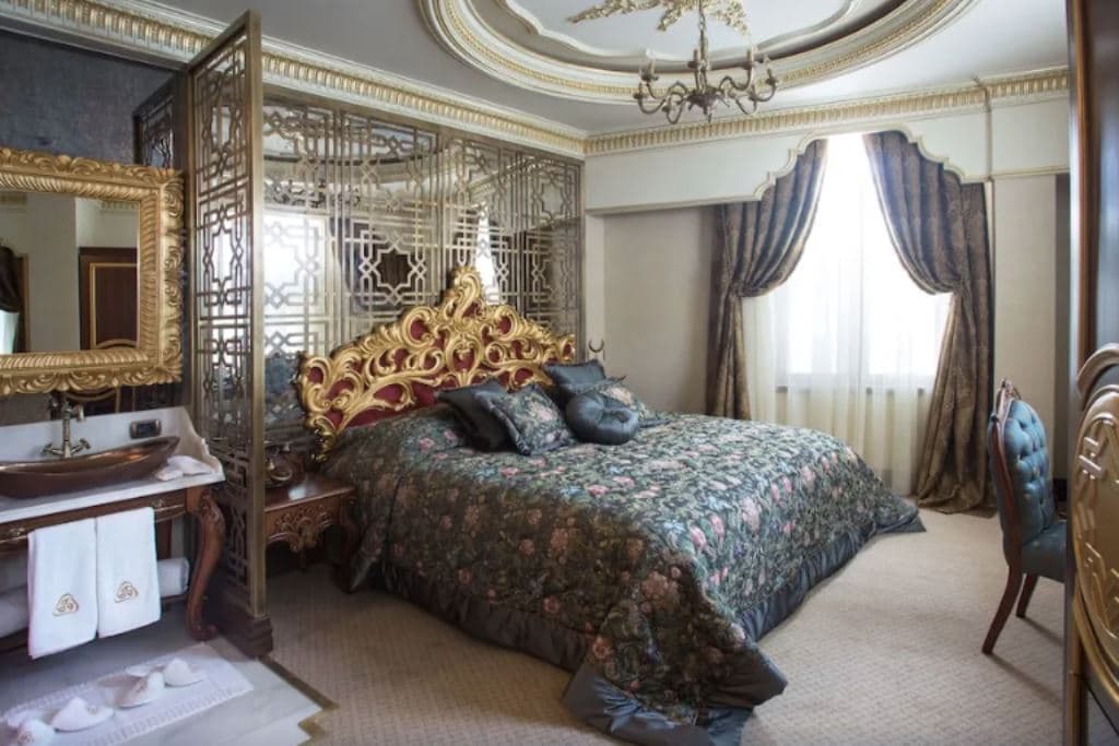 rooms-deluxe-room-with-golden-horn-view