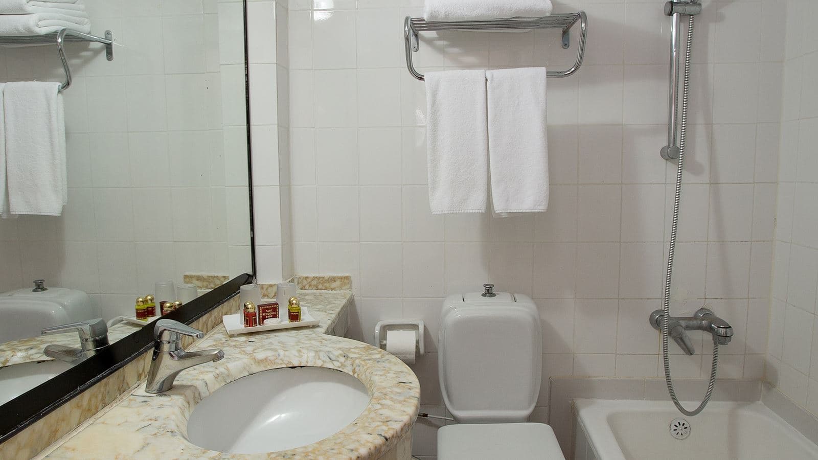 rooms-family-room