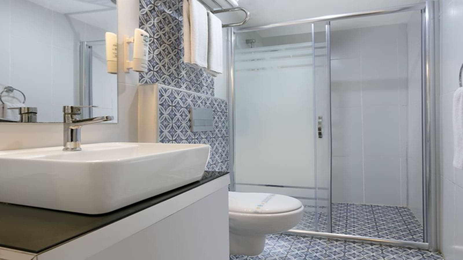 rooms-standard-room