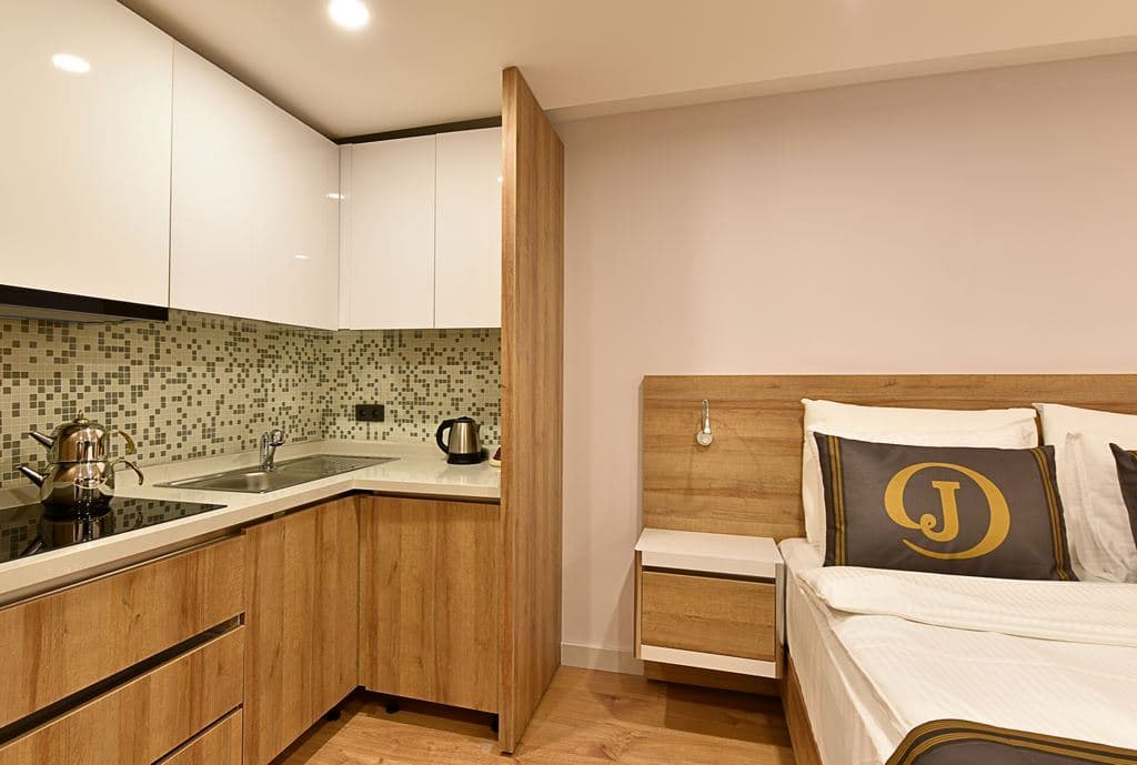 rooms-studio-roomgarden-or-pool-view