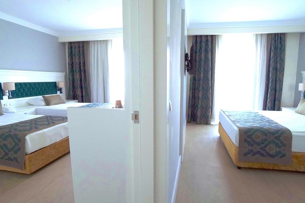 rooms-family-room