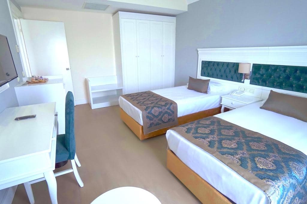 rooms-family-room