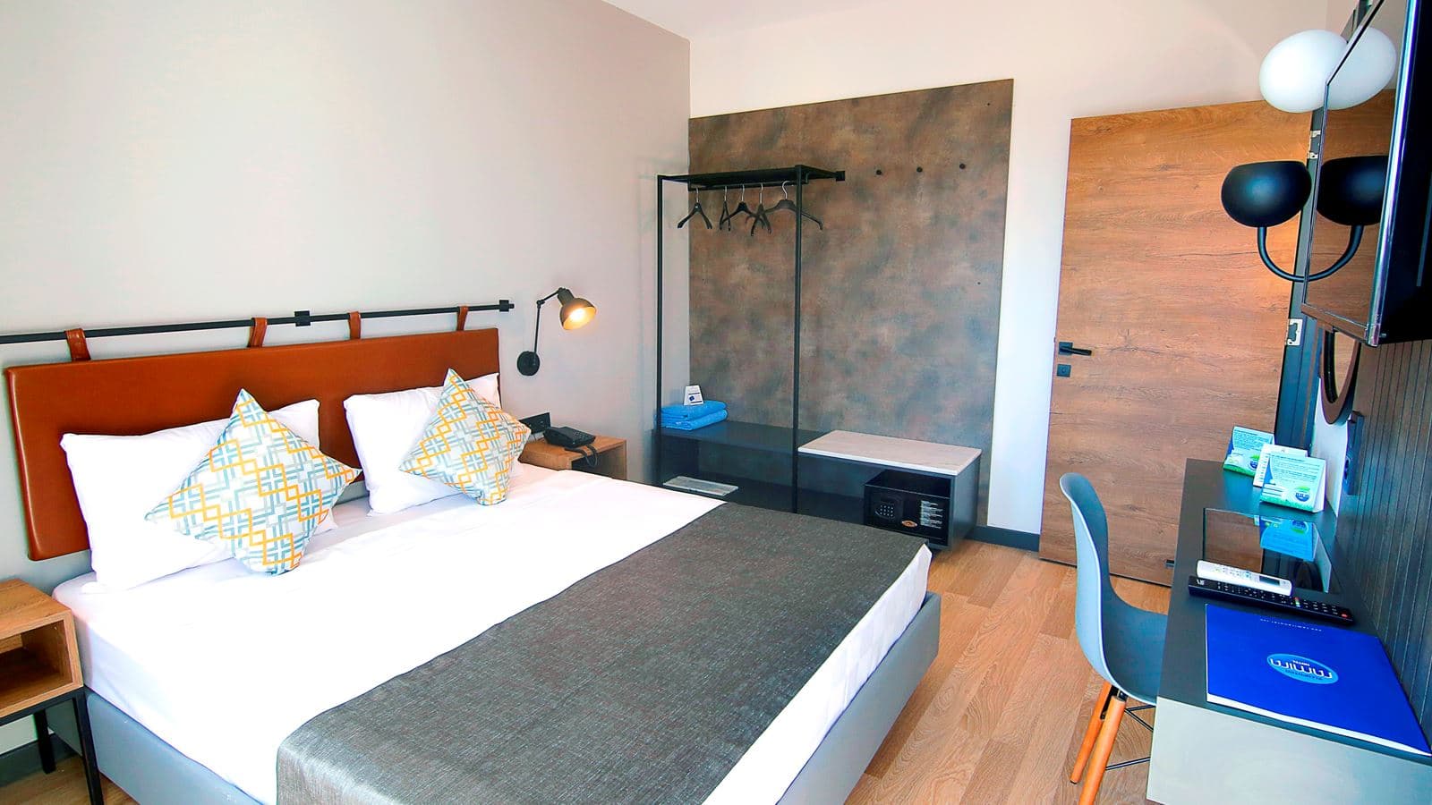 rooms-standard-room