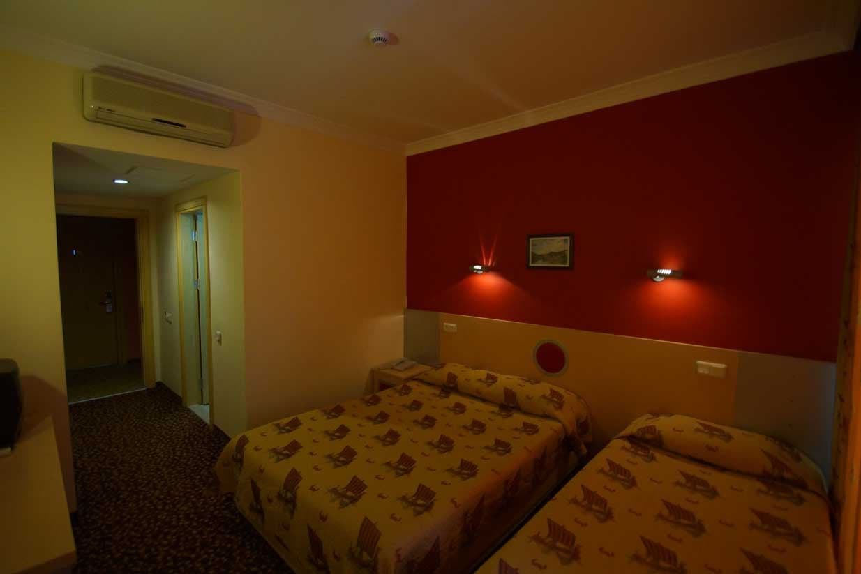 rooms-standard-room