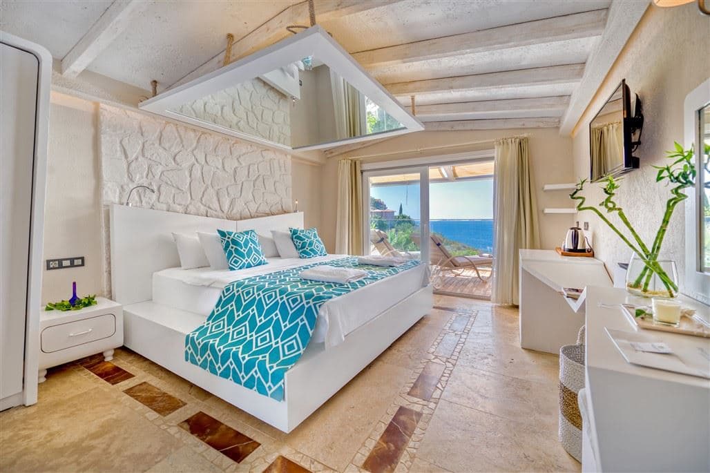 rooms-upper-roof-room