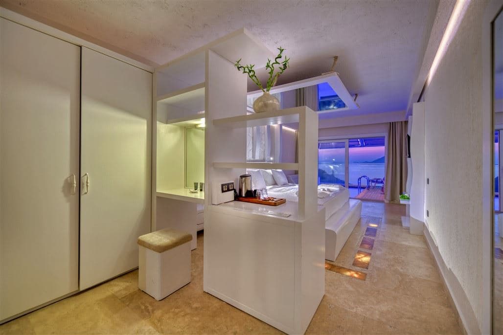 rooms-superior-room