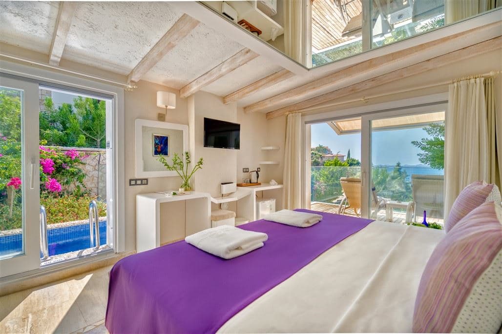 rooms-superior-room