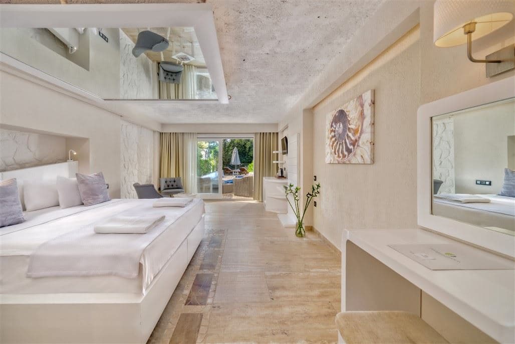 rooms-deluxe-room