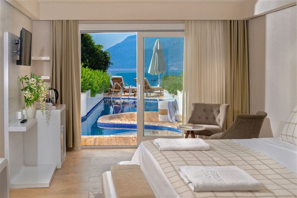 rooms-deluxe-room