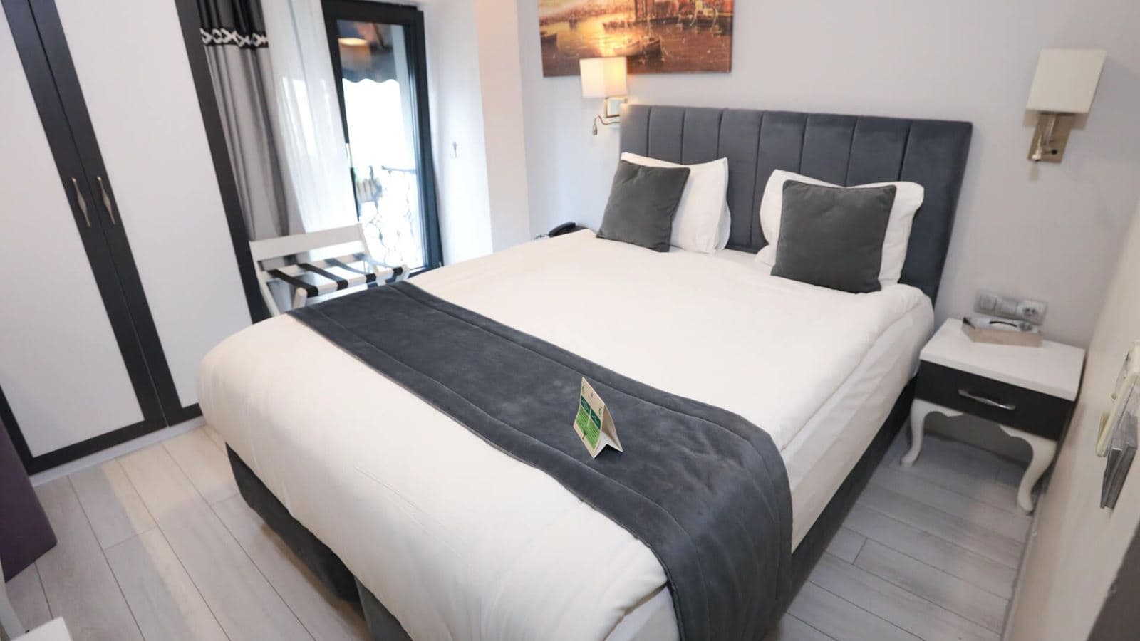 rooms-standard-room