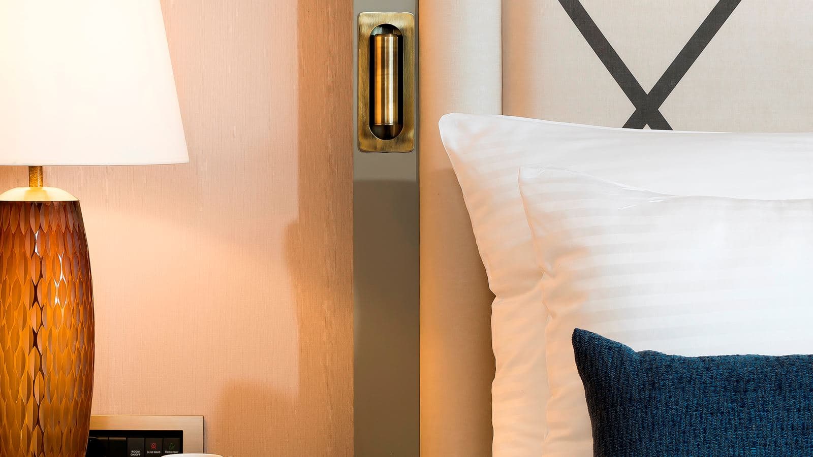 rooms-deluxe-room