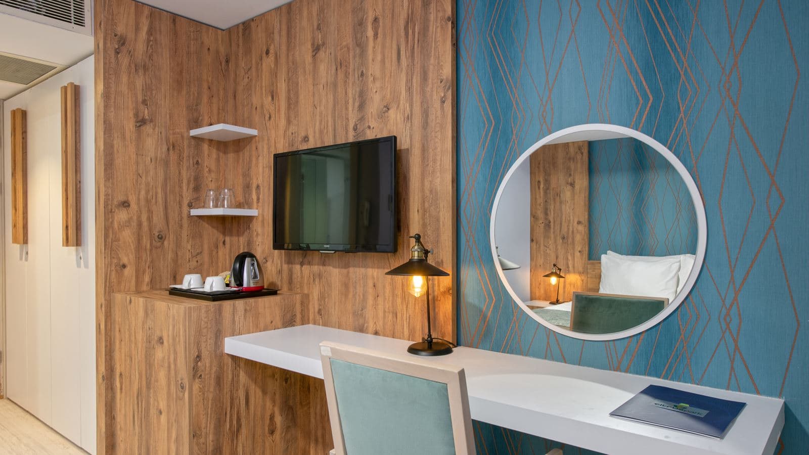 rooms-superior-room