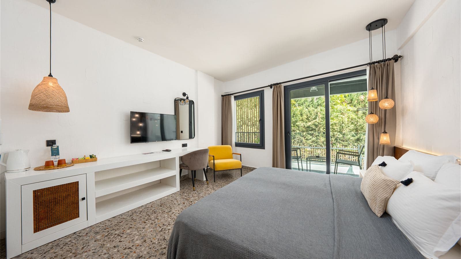 rooms-deluxe-room