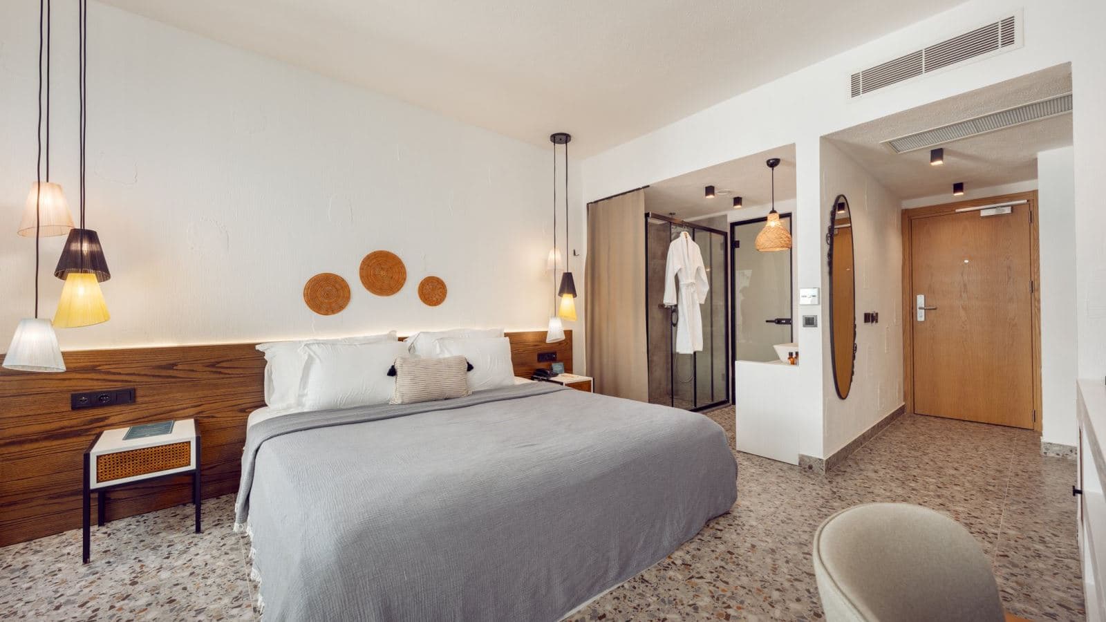 rooms-deluxe-room