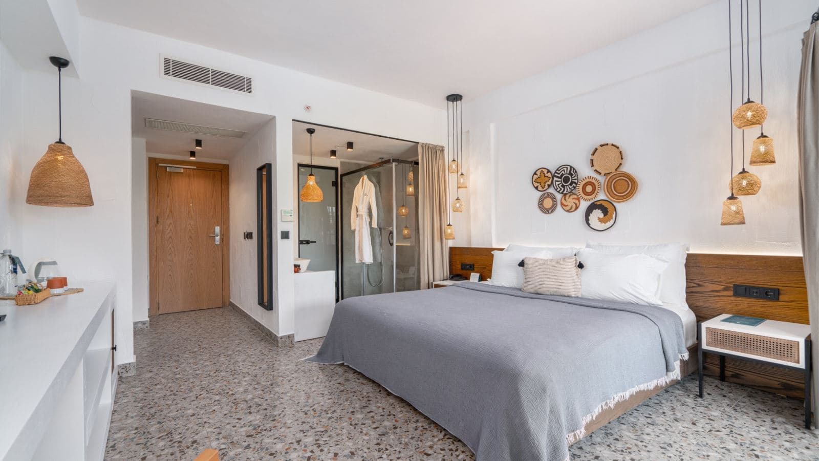 rooms-deluxe-room