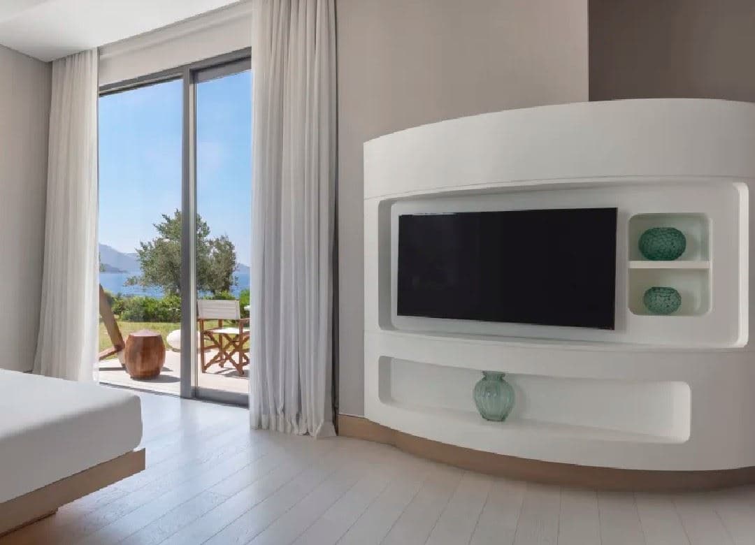 rooms-king-deluxe-room-with-terrace--partial-sea-view