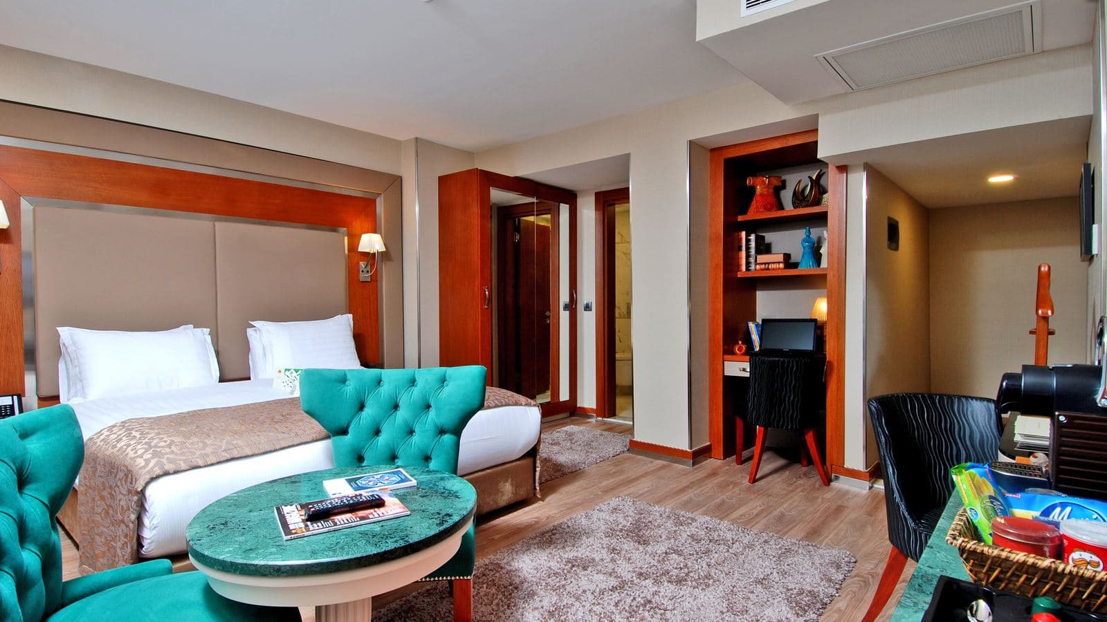 rooms-executive-suit
