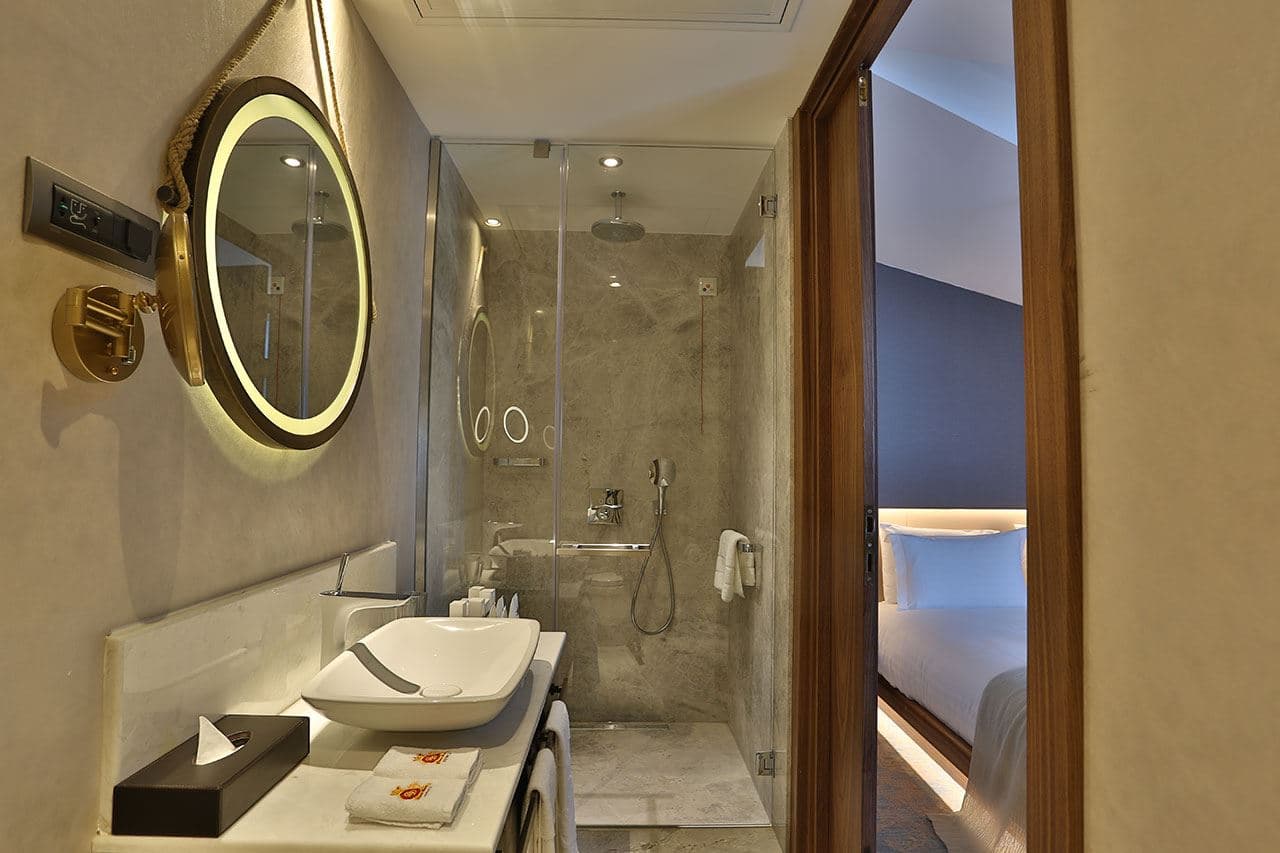 rooms-connection-room