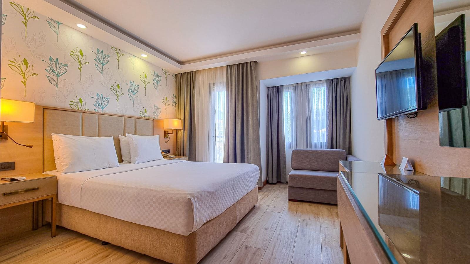 rooms-superior-room