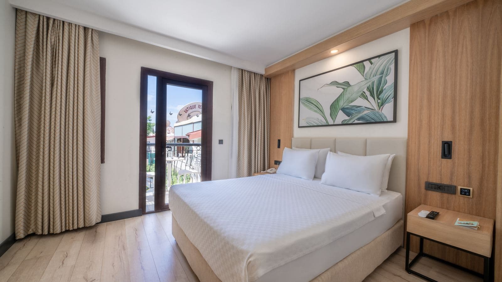 rooms-superior-room