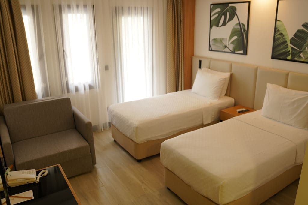 rooms-superior-room