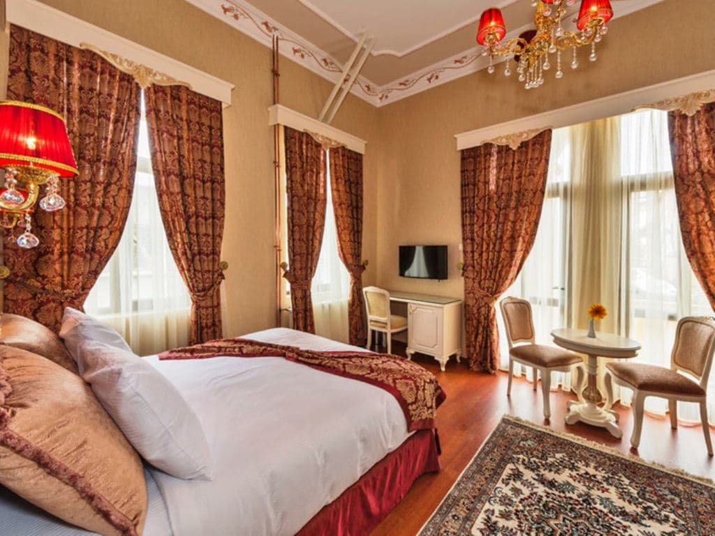 rooms-deluxe-room