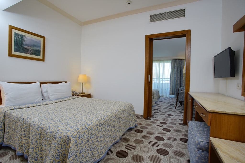 rooms-family-room