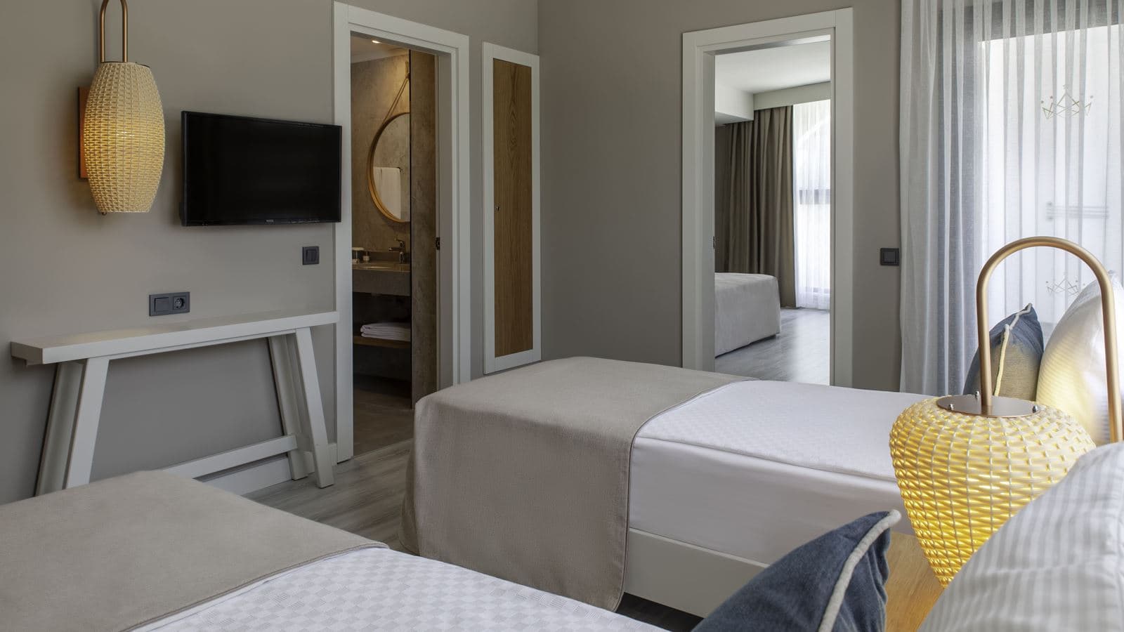 rooms-family-room