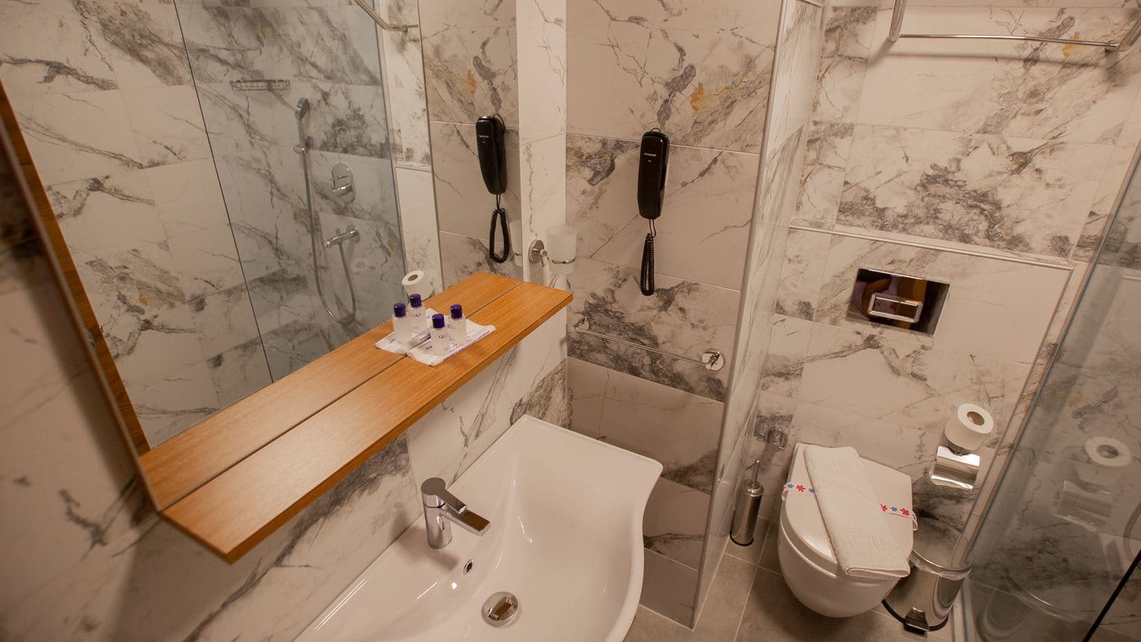 rooms-standard-room