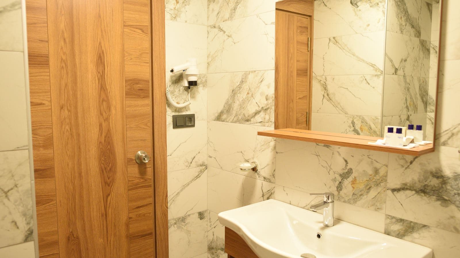 rooms-family-room