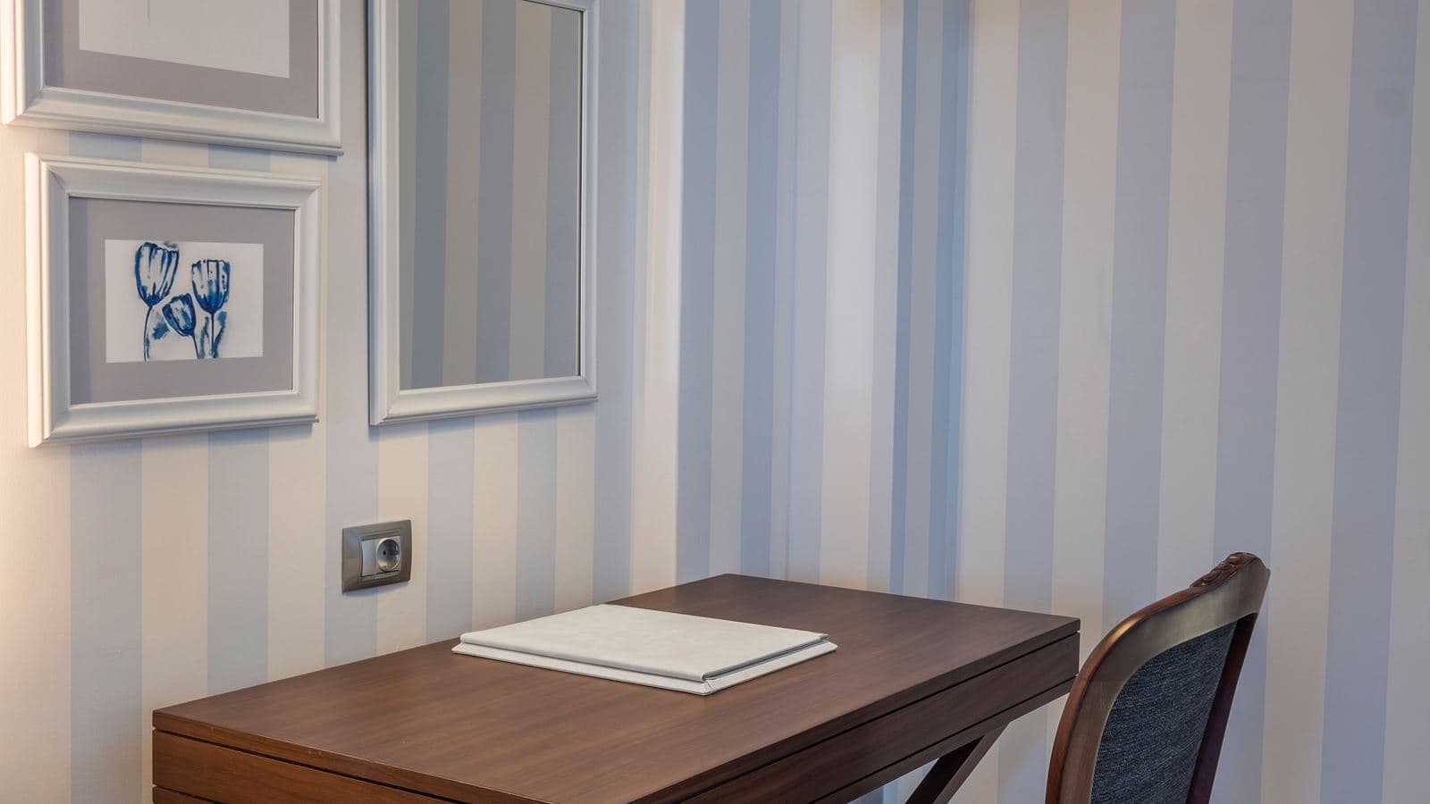 rooms-deluxe-room-lv