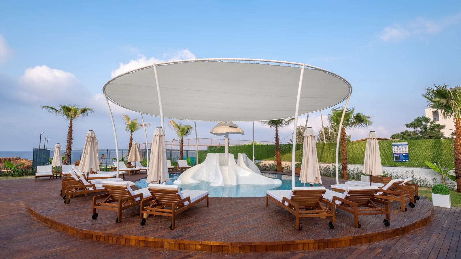pools-outdoor-childrens-pool