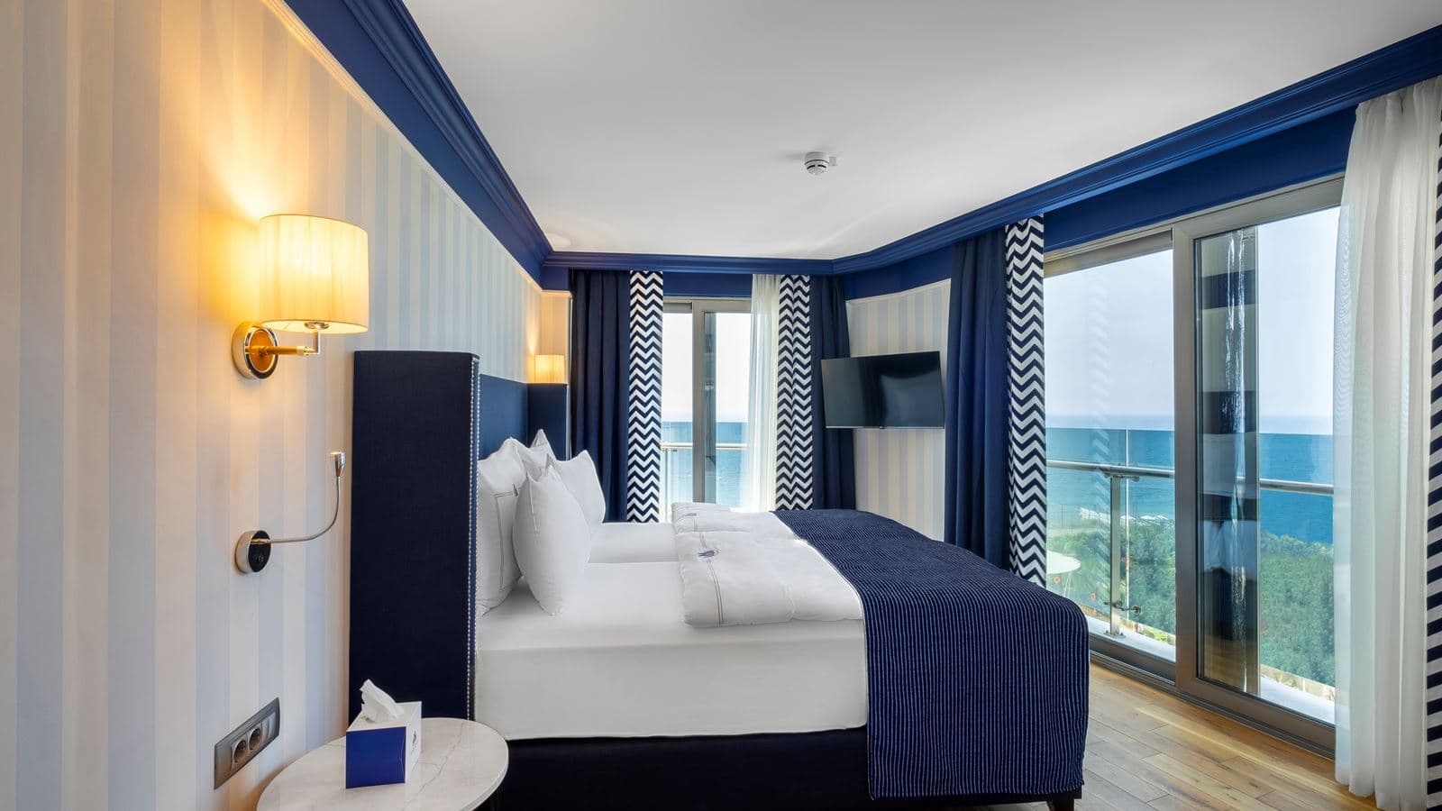 rooms-superior-suit
