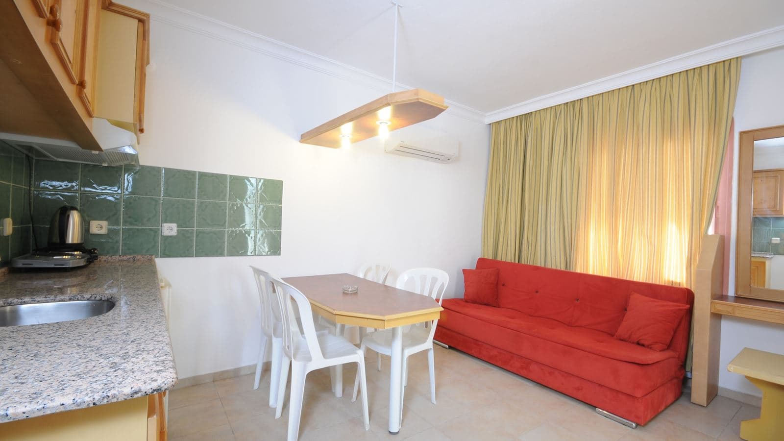 rooms-apartmen-1-bedroom-road-view