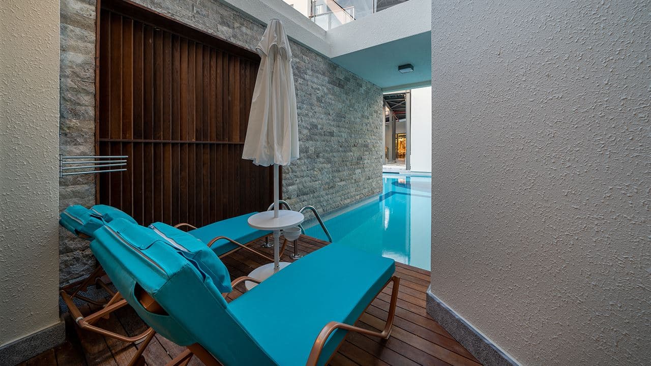 rooms-swim-up-villa