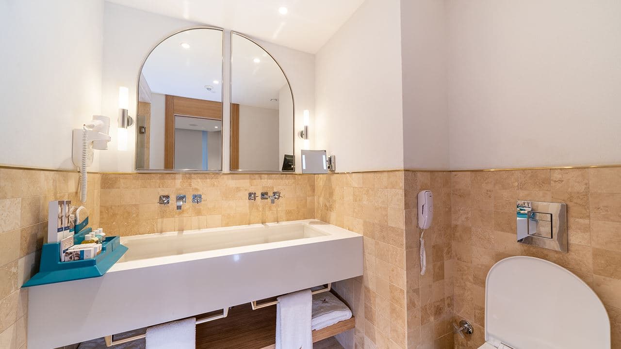rooms-swim-up-villa