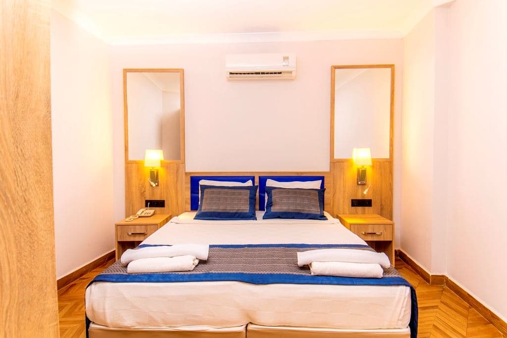 rooms-standard-room