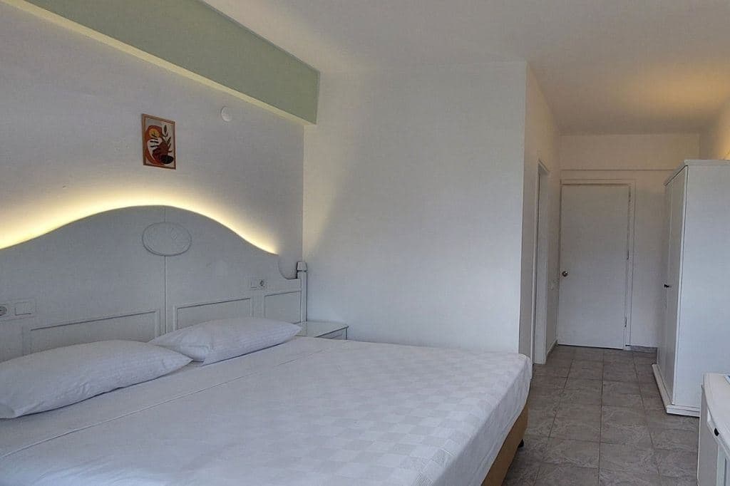 rooms-standard-room-land-view