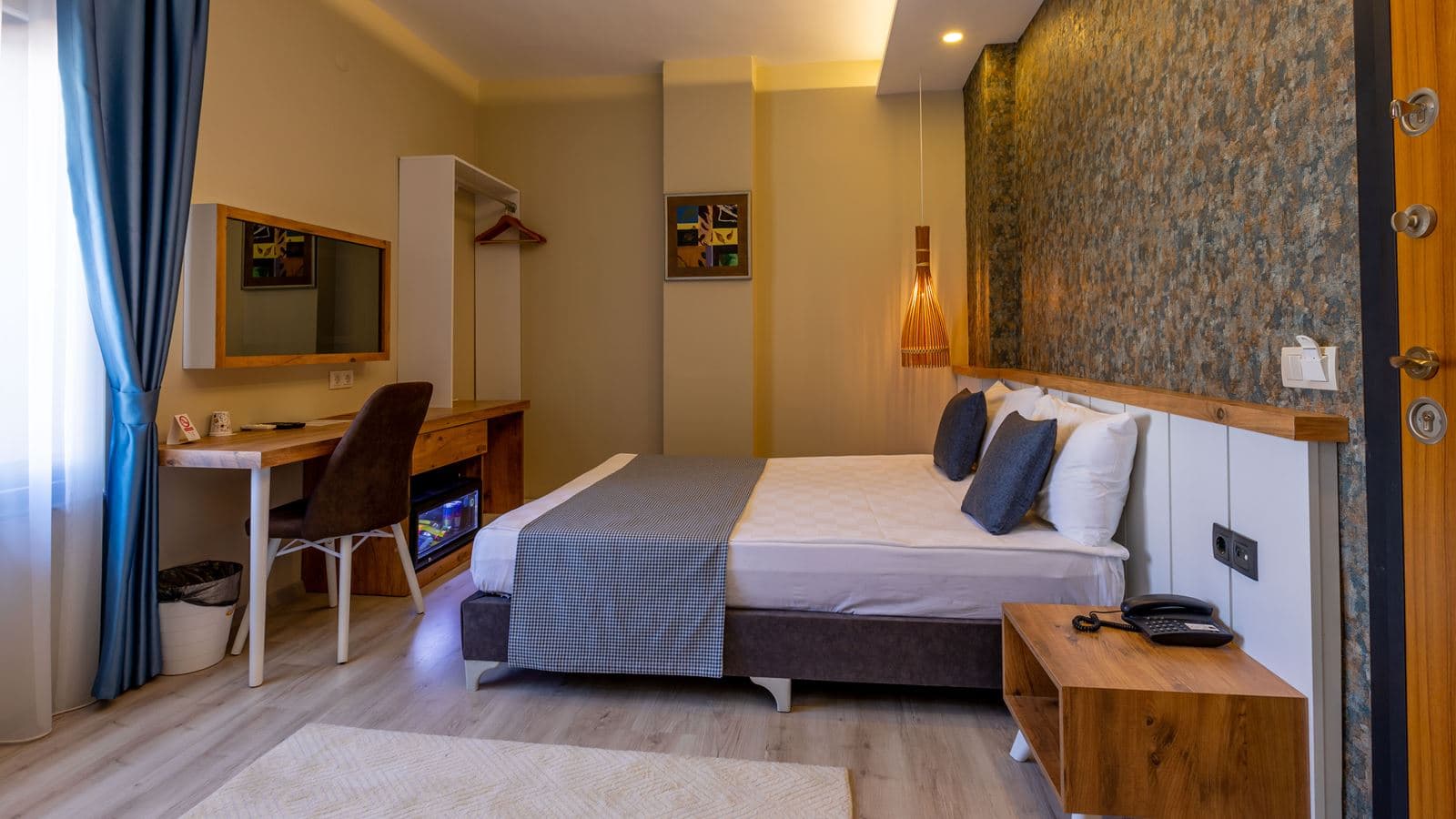 rooms-standard-room