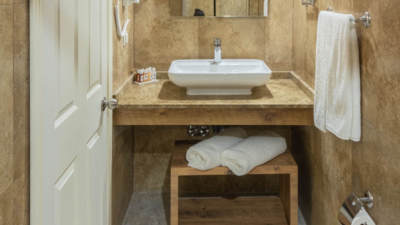 rooms-standard-room