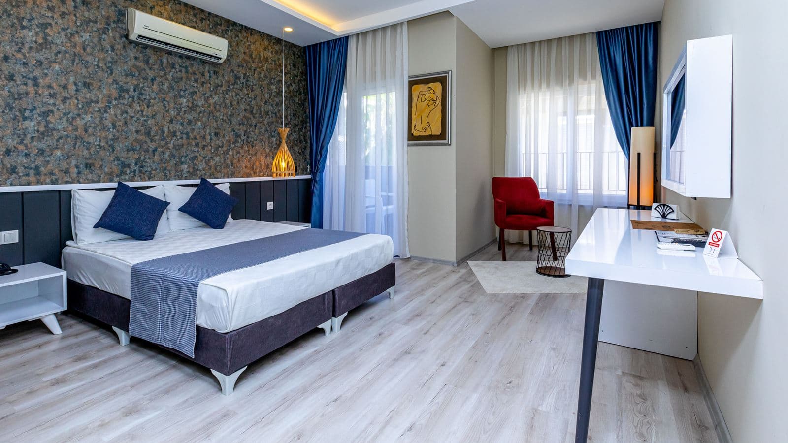 rooms-superior-room