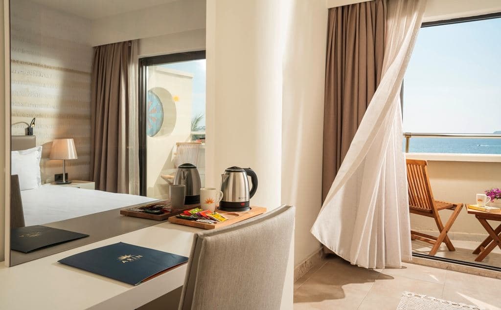 rooms-family-room-main-building