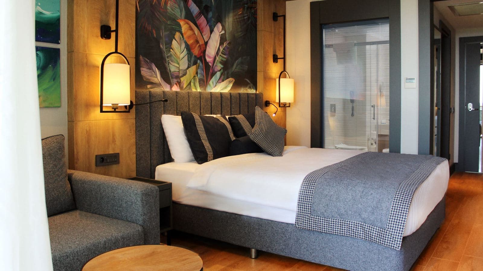 rooms-standard-room-land-view-neighbor-hotel-view