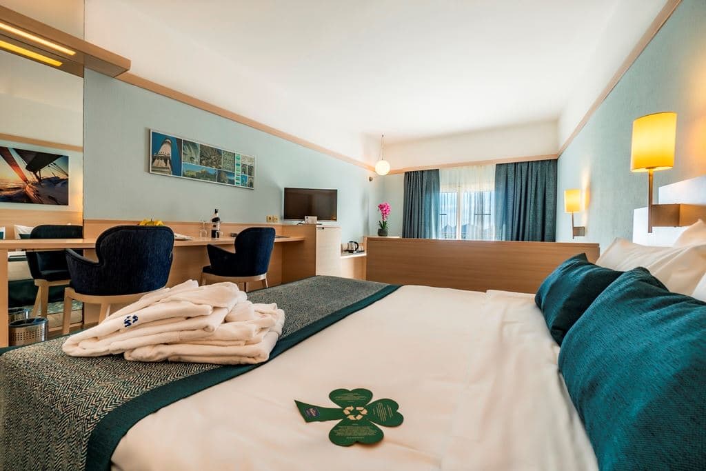 rooms-large-room