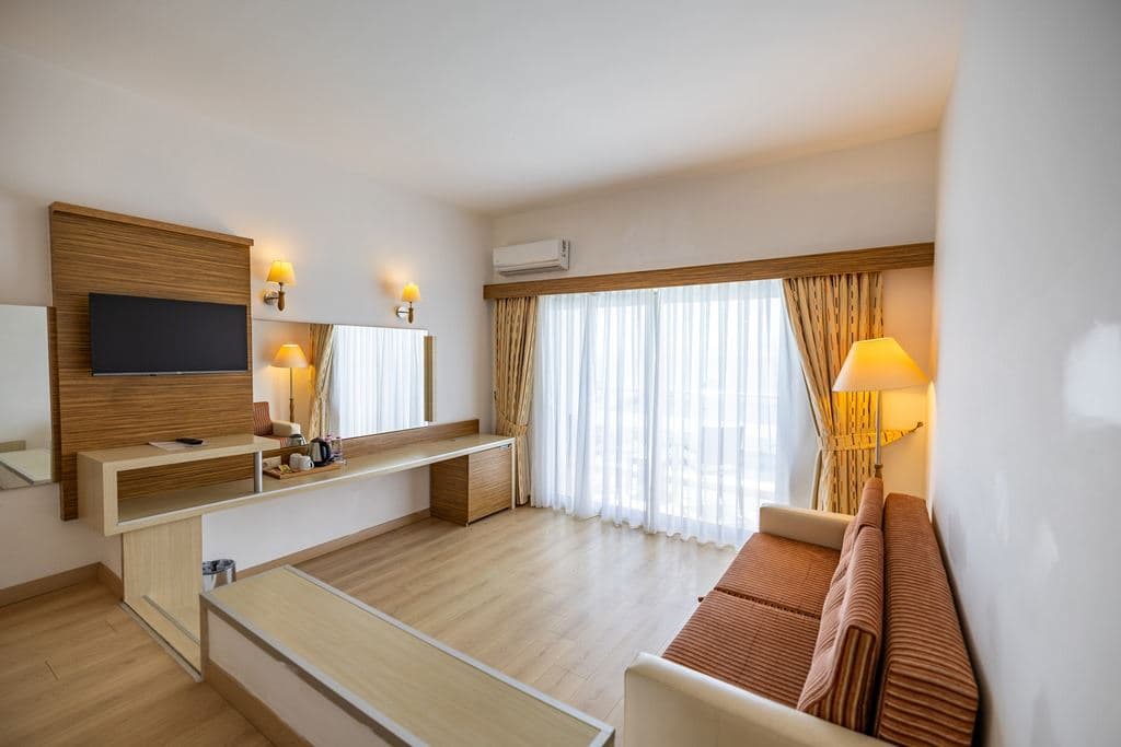 rooms-superior-room