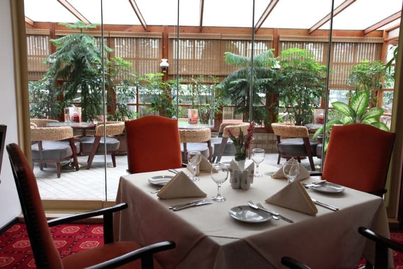 restaurants-restaurants