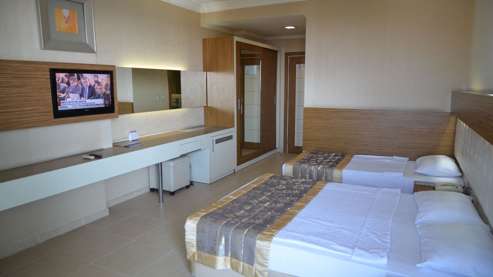 rooms-dbl-room-main-building
