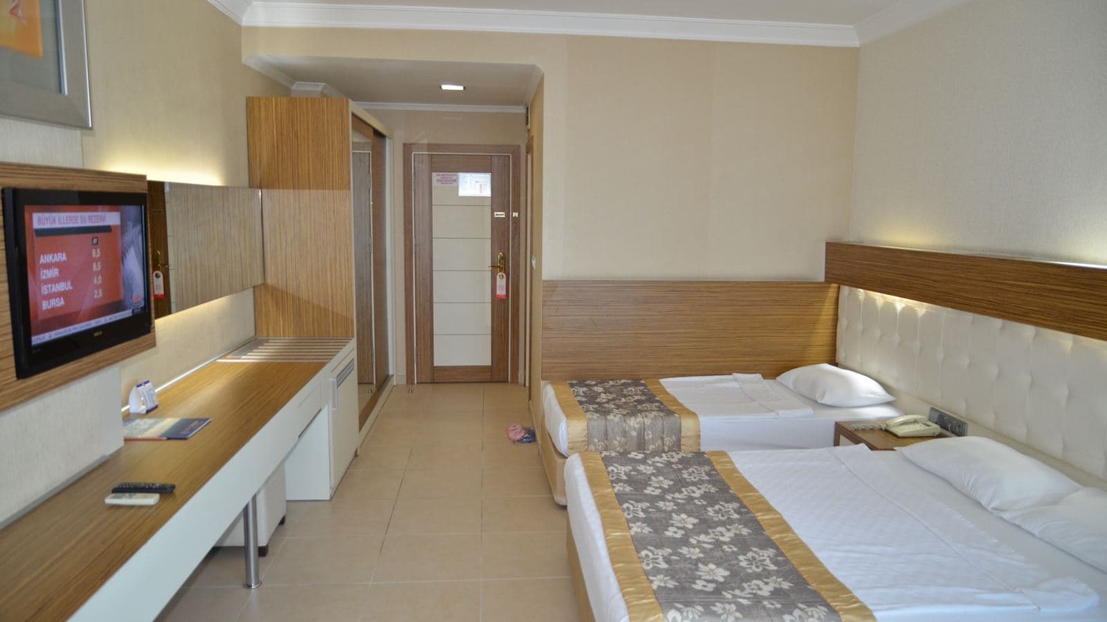 rooms-dbl-room-main-building