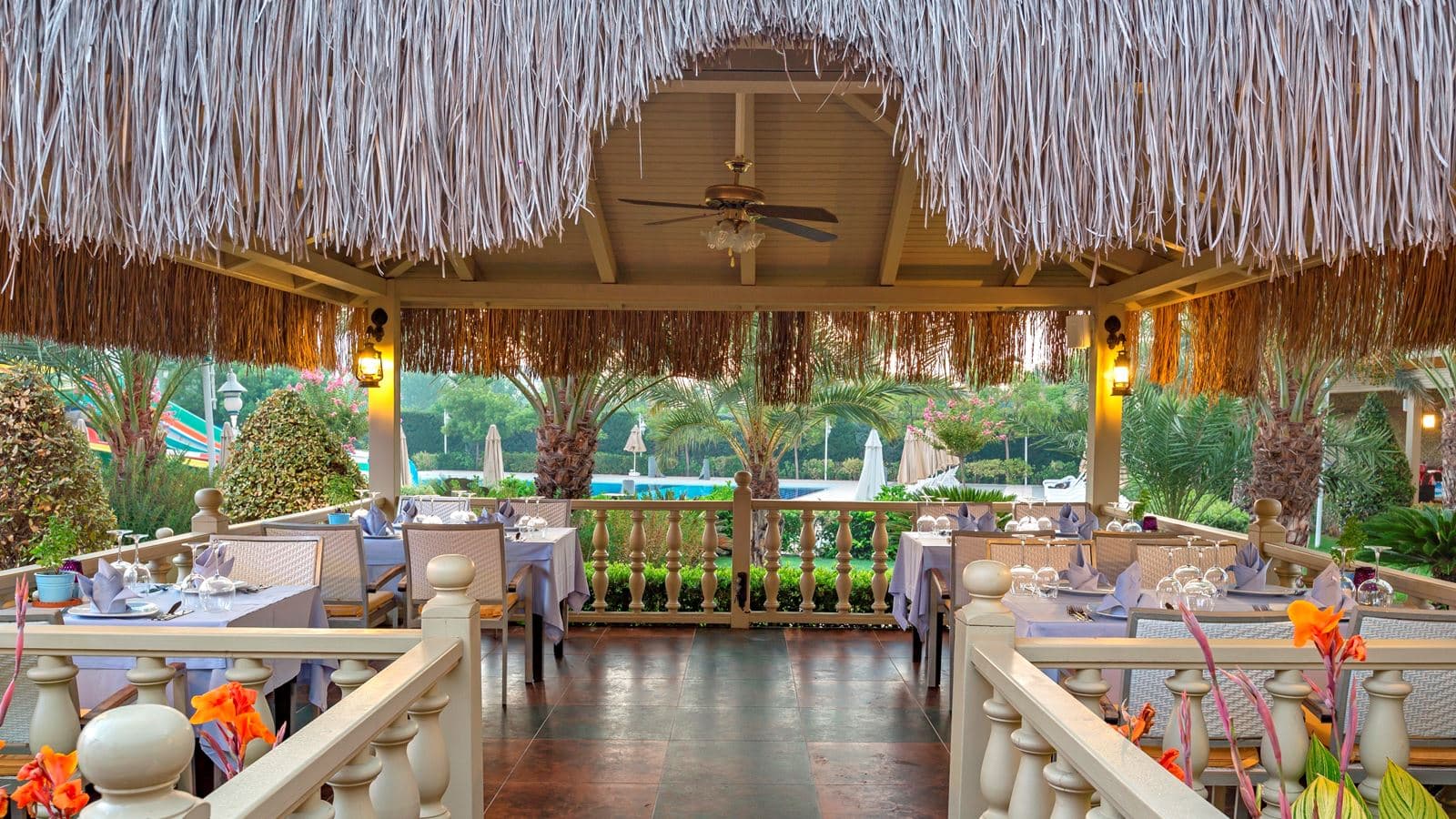 restaurants-deep-blue--sea-food-restaurant