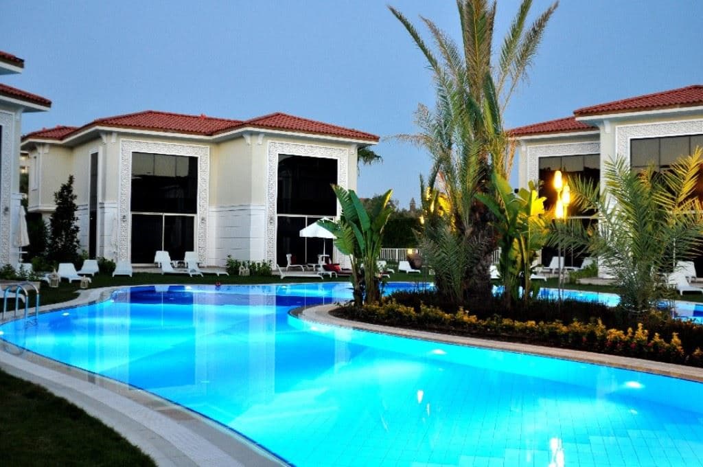 rooms-lake-villa